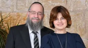 הרב הבר זצ"ל ורעייתו רחל הבר, יו"ר מתנת חיים