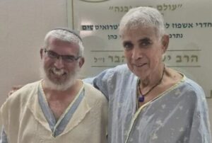 Yonatan Rom donates a kidney to Reuven Tam.